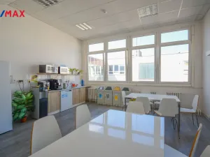 Pronájem kanceláře, Pardubice - Zelené Předměstí, Masarykovo náměstí, 21 m2