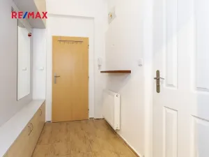 Pronájem bytu 2+kk, Pardubice, Bubeníkova, 50 m2