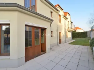 Pronájem vily, Praha - Nebušice, K vinicím, 300 m2