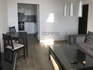 Pronájem bytu 2+kk, Praha, V křovinách, 49 m2