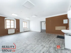 Pronájem obchodního prostoru, Pardubice - Pardubice-Staré Město, Pernštýnská, 54 m2