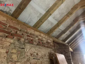 Prodej rodinného domu, Roštění, 450 m2