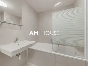 Pronájem bytu 2+kk, Praha - Karlín, Křižíkova, 49 m2