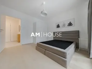 Pronájem bytu 2+kk, Praha - Karlín, Křižíkova, 49 m2