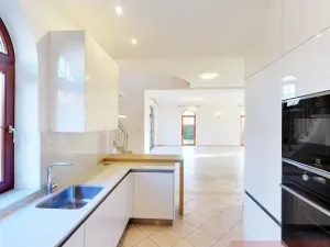 Pronájem rodinného domu, Praha - Nebušice, Nebušická, 243 m2