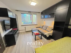 Pronájem bytu 1+1, Znojmo, Kuchařovická, 33 m2