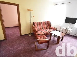 Pronájem bytu 2+kk, Karlovy Vary, Vítězná, 45 m2