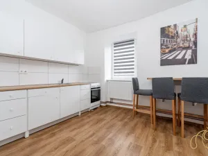 Prodej bytu 2+kk, Studená, nám. Sv. J. Nepomuckého, 51 m2