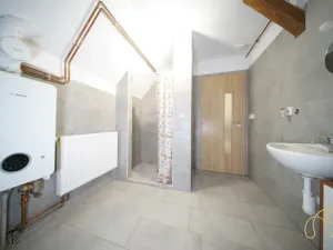 Prodej bytu 3+kk, Studená, nám. Sv. J. Nepomuckého, 117 m2