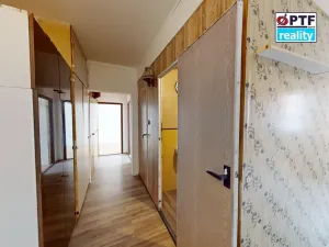 Prodej bytu 3+1, Volary, Sídl. Míru, 69 m2