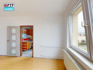 Prodej bytu 3+1, Volary, Sídl. Míru, 69 m2