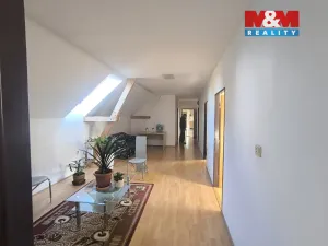 Prodej bytu 4+1, České Velenice, třída Čsl. legií, 121 m2