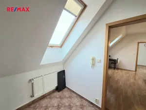 Prodej bytu 2+kk, Jesenice, Příčná I., 45 m2