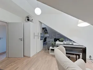Prodej bytu 1+kk, Praha - Dejvice, Velvarská, 58 m2