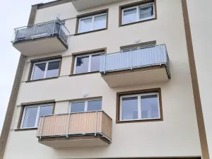 Pronájem bytu 1+kk, Karlovy Vary - Bohatice, Dubová, 38 m2