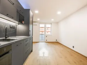Pronájem bytu 2+kk, Ústí nad Labem, Na Vlnovce, 52 m2