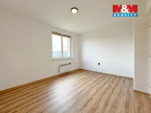 Prodej bytu 3+1, Černovice, Družstevní, 56 m2