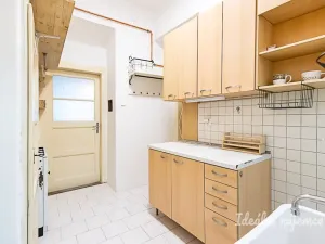 Pronájem bytu 2+1, Praha - Žižkov, Žerotínova, 72 m2