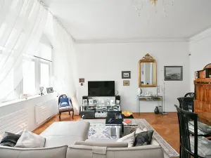 Prodej atypického bytu, Praha, Valentinská, 108 m2