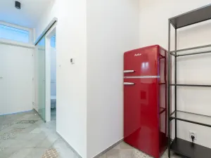 Pronájem bytu 1+1, Praha - Holešovice, Osadní, 37 m2