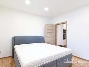 Pronájem bytu 3+kk, Vojkovice, Hlavní, 82 m2