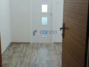 Pronájem bytu 2+kk, Praha, Kozmíkova, 52 m2