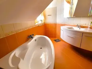 Prodej rodinného domu, Ohrobec, 590 m2