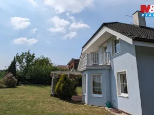 Prodej rodinného domu, Panenské Břežany, Vilová, 200 m2