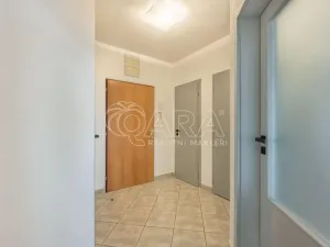 Prodej bytu 2+kk, Praha - Modřany, Semická, 53 m2