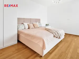 Pronájem bytu 2+kk, Praha - Žižkov, Ke kapslovně, 64 m2