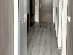 Pronájem bytu 2+kk, Praha, Konstantinova, 42 m2