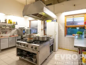 Prodej komerční nemovitosti, Hořice, náměstí Jiřího z Poděbrad, 330 m2