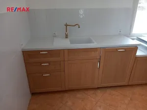 Pronájem vily, Perštejn, 700 m2