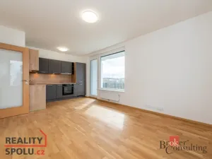 Pronájem bytu 2+kk, Praha - Vysočany, Smržových, 52 m2