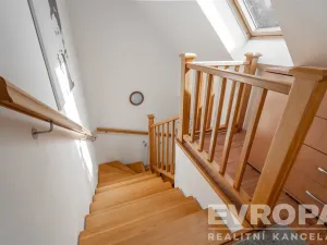 Prodej rodinného domu, Zeleneč, Bezručova, 213 m2