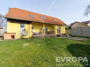 Prodej rodinného domu, Zeleneč, Bezručova, 213 m2