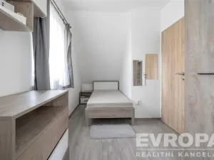 Prodej rodinného domu, Zeleneč, Bezručova, 213 m2