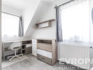 Prodej rodinného domu, Zeleneč, Bezručova, 213 m2