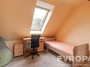 Prodej rodinného domu, Zeleneč, Bezručova, 213 m2