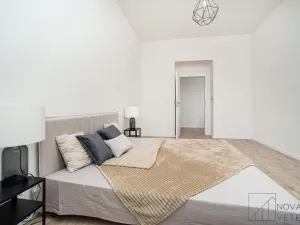 Pronájem bytu 2+kk, Praha - Libeň, Zenklova, 58 m2