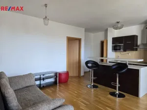 Pronájem bytu 2+kk, Karlovy Vary, Na Vyhlídce, 52 m2