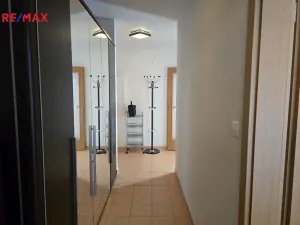 Pronájem bytu 2+kk, Karlovy Vary, Na Vyhlídce, 52 m2