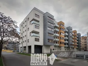 Pronájem garážového stání, Praha - Michle, Hanusova, 18 m2