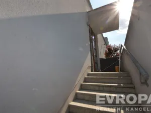 Pronájem bytu 1+kk, Praha - Hostivař, Na Plískavě, 47 m2