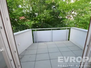 Pronájem bytu 1+kk, Praha - Hostivař, Na Plískavě, 47 m2