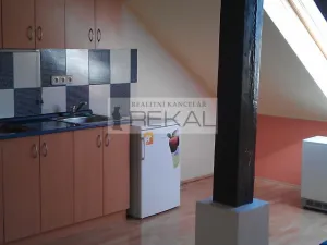 Pronájem bytu 1+kk, Praha - Smíchov, Kmochova, 32 m2