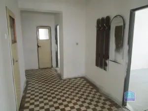 Prodej bytu 3+1, Kralovice - Trojany, 78 m2