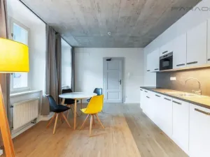 Pronájem bytu 2+kk, Praha - Karlín, Sokolovská, 45 m2