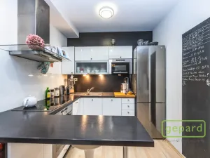 Pronájem bytu 2+kk, Praha, Chlebovická, 53 m2