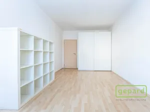 Pronájem bytu 2+kk, Praha, Chlebovická, 53 m2